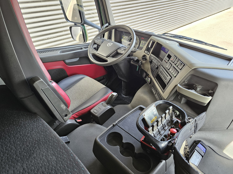 Tipper, Crane truck Volvo FM 410 6x2-4 / PALFINGER CRANE + TIPPER: picture 12