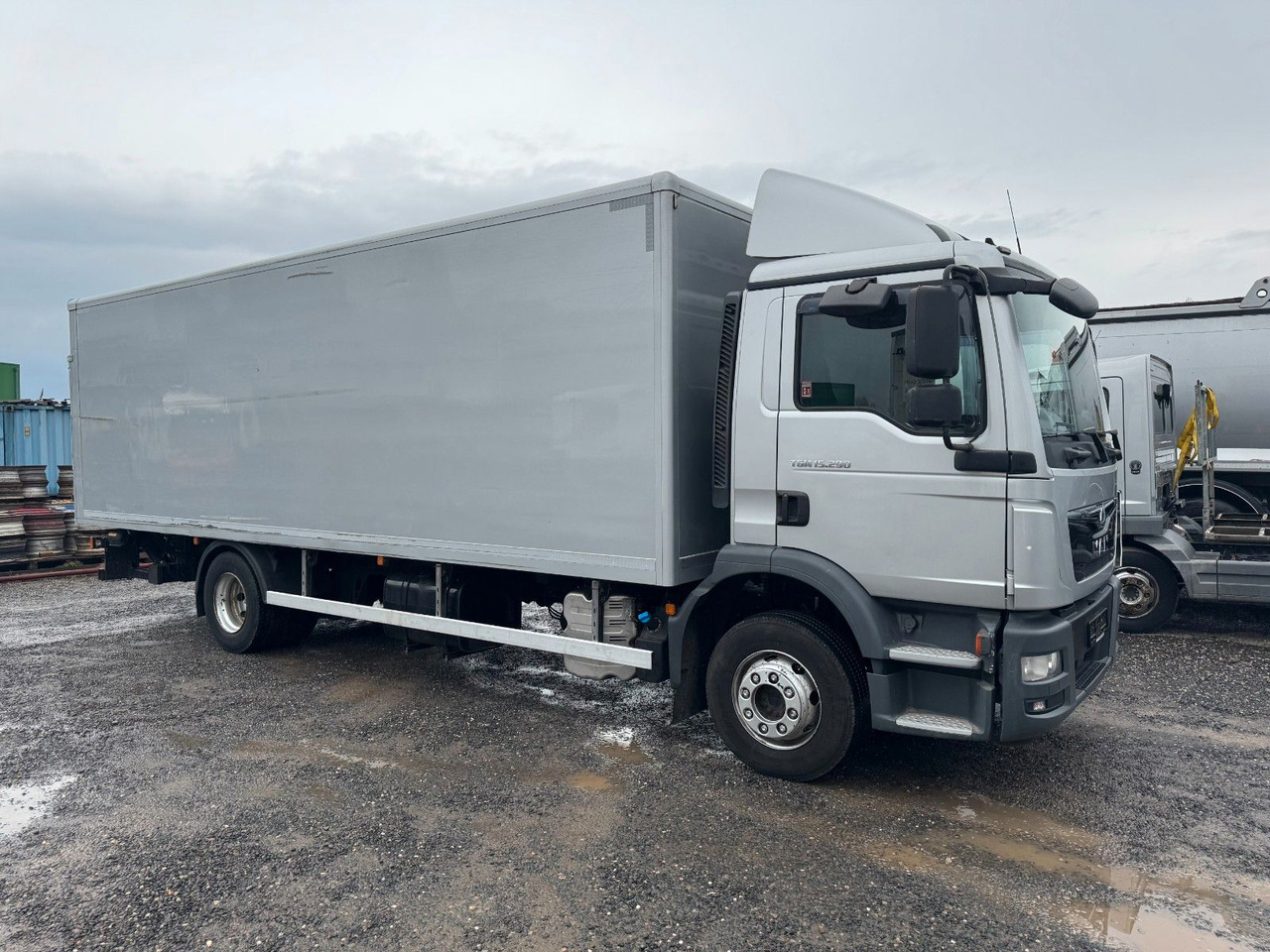 Box truck MAN 15.290 4X2 Koffer mit Hebebühne AHK: picture 16