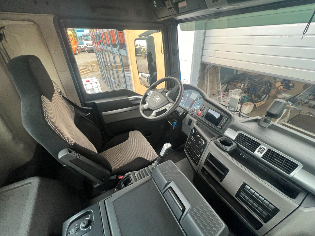 MAN 18.430 4X2 Meiller 3. Seitenkipper Top Zustand - Tipper: picture 5 MAN 18.430 4X2 Meiller 3. Seitenkipper Top Zustand - Tipper: picture 5