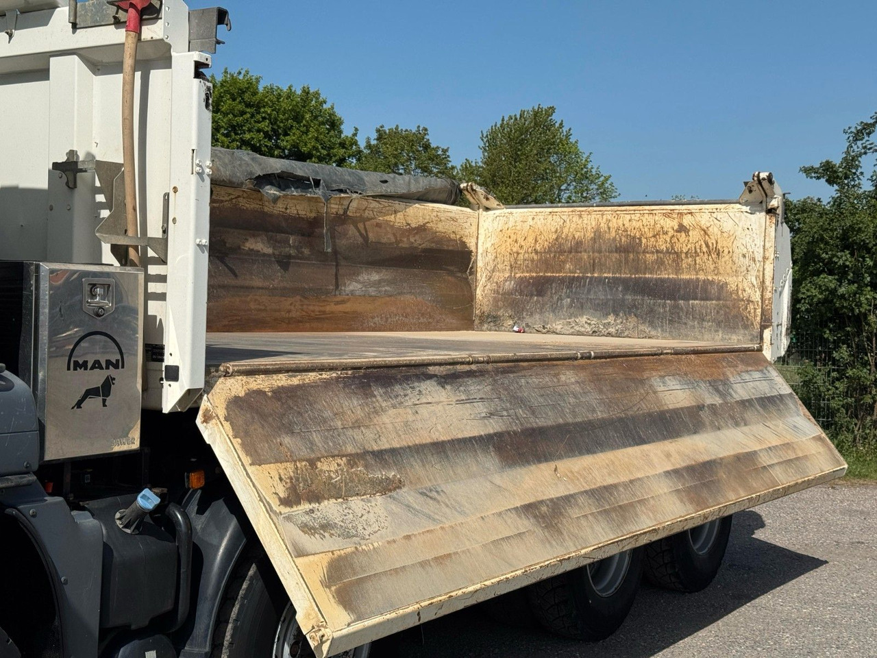 MAN 35.460 8x4 Meiller 3S. Kipper Bordmatik Retarder - Tipper: picture 3 MAN 35.460 8x4 Meiller 3S. Kipper Bordmatik Retarder - Tipper: picture 3