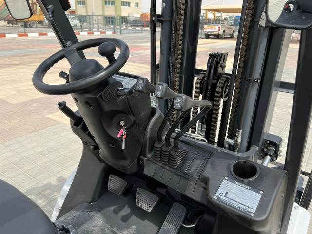 Diesel forklift UniCarriers YG1F2A30U: picture 16