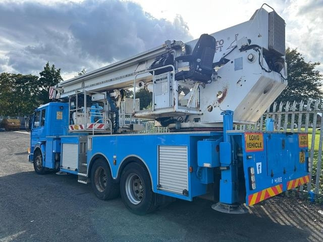 Scania P113ML - Truck mounted aerial platform: picture 2 Scania P113ML - Truck mounted aerial platform: picture 2