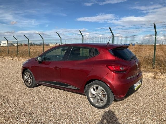 Renault Clio - Car: picture 2 Renault Clio - Car: picture 2