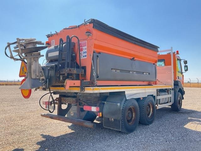 Renault Kerax 430DXI - Snow removal vehicle: picture 3 Renault Kerax 430DXI - Snow removal vehicle: picture 3