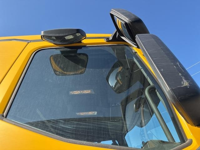 Crane truck Renault C380: picture 22