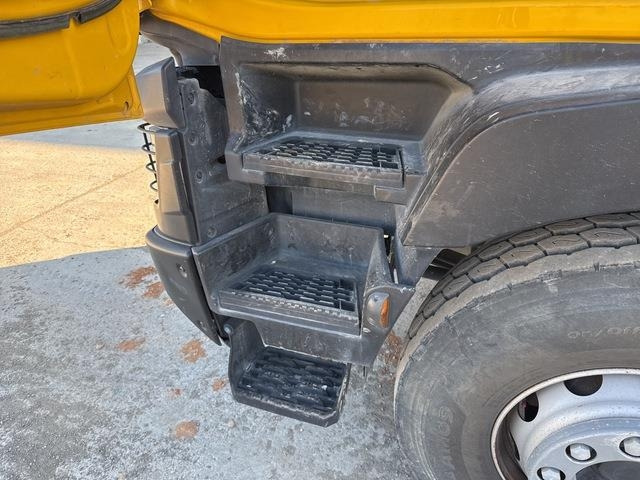 Crane truck Renault C380: picture 15