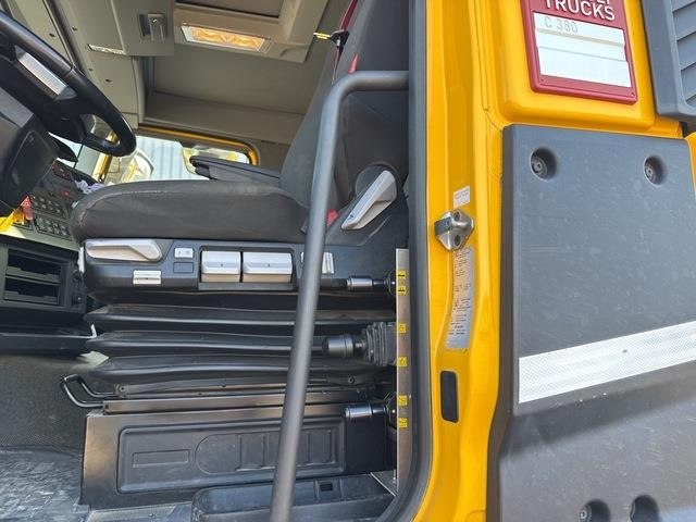 Crane truck Renault C380: picture 20