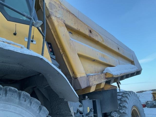 Rigid dumper/ Rock truck Komatsu HD605-7EO: picture 11