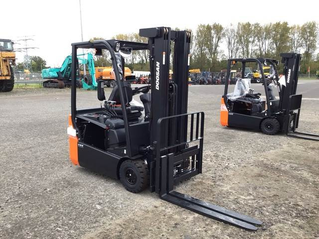 Doosan B15T-7 PLUS - Electric forklift: picture 4 Doosan B15T-7 PLUS - Electric forklift: picture 4