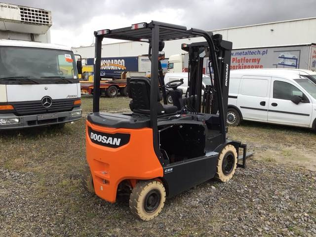 Doosan B25X-7 PLUS - Electric forklift: picture 3 Doosan B25X-7 PLUS - Electric forklift: picture 3