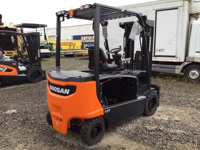 Doosan B35X-7 PLUS - Electric forklift: picture 3 Doosan B35X-7 PLUS - Electric forklift: picture 3