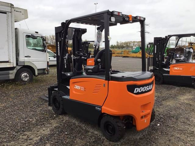 Doosan B35X-7 PLUS - Electric forklift: picture 2 Doosan B35X-7 PLUS - Electric forklift: picture 2