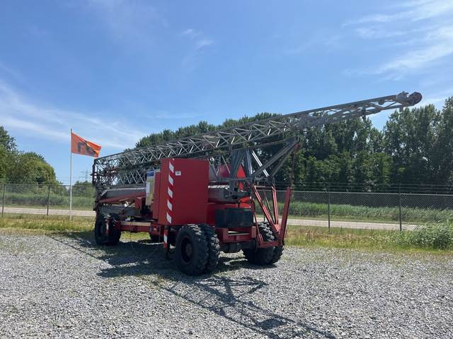 Montalift 102S-4WD(S) - Self-erecting tower crane: picture 4 Montalift 102S-4WD(S) - Self-erecting tower crane: picture 4