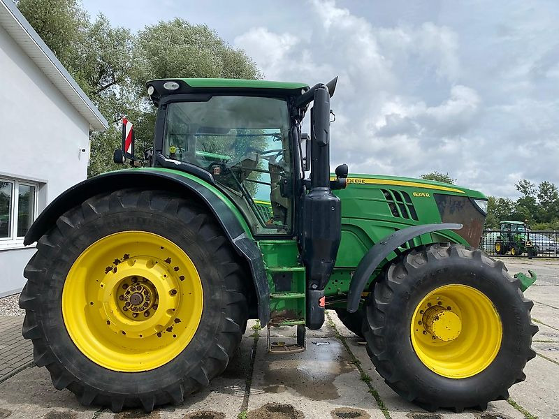 John Deere 6215R AutoPowr Frontzapfwelle - Farm tractor: picture 5 John Deere 6215R AutoPowr Frontzapfwelle - Farm tractor: picture 5