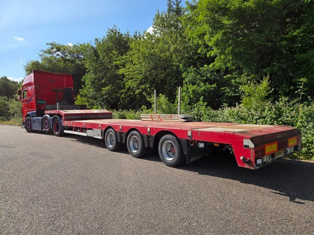 DAF XF 460 FTG 6x2 Super Spacecab + Nooteboom semi-dieplader - Cab chassis truck: picture 2 DAF XF 460 FTG 6x2 Super Spacecab + Nooteboom semi-dieplader - Cab chassis truck: picture 2