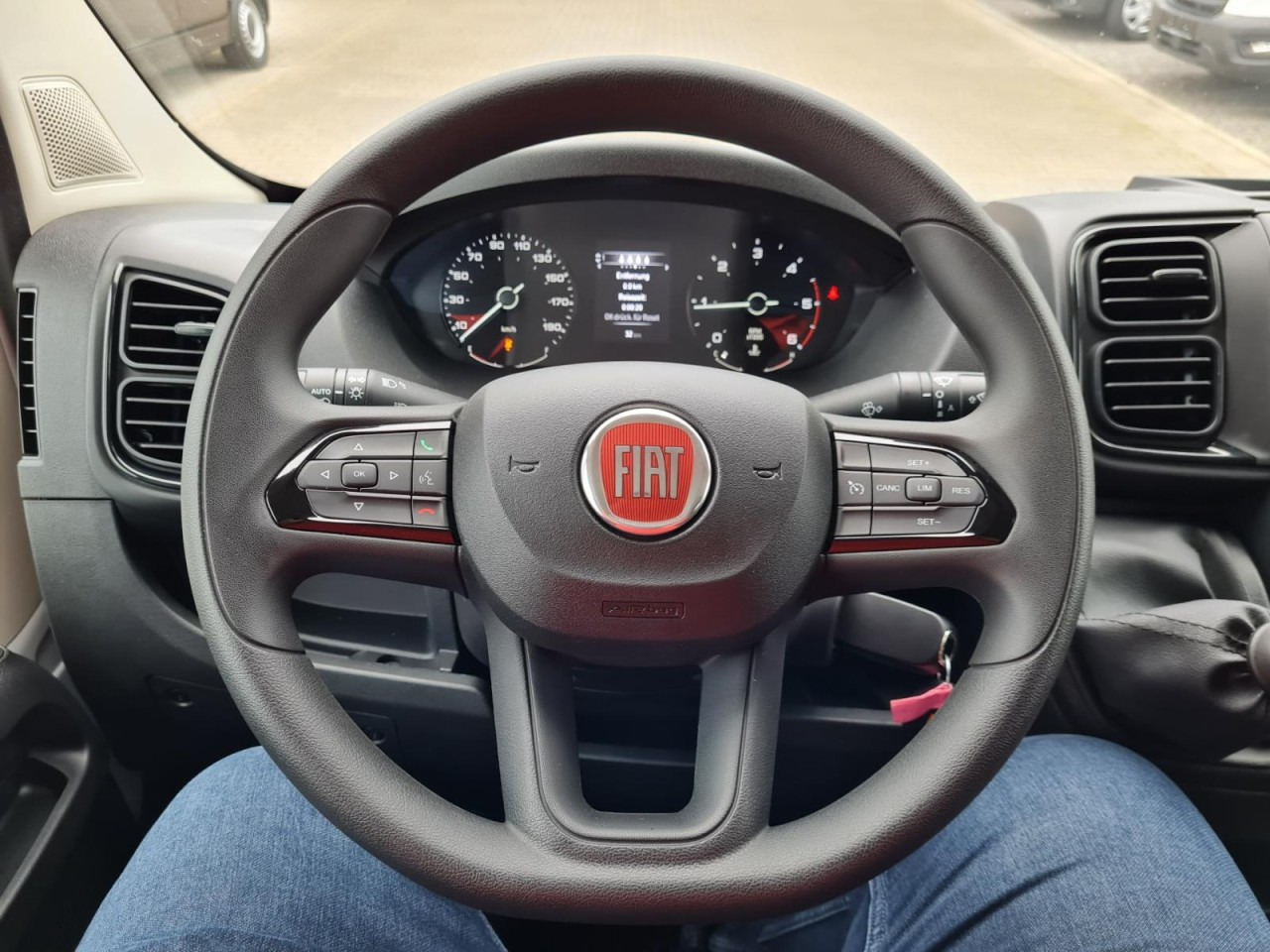 Panel van, Combi van Fiat Ducato 35 Kasten Doka 7-Sitze 2x Schiebetür Maxi L2H2: picture 9 Panel van, Combi van Fiat Ducato 35 Kasten Doka 7-Sitze 2x Schiebetür Maxi L2H2: picture 9