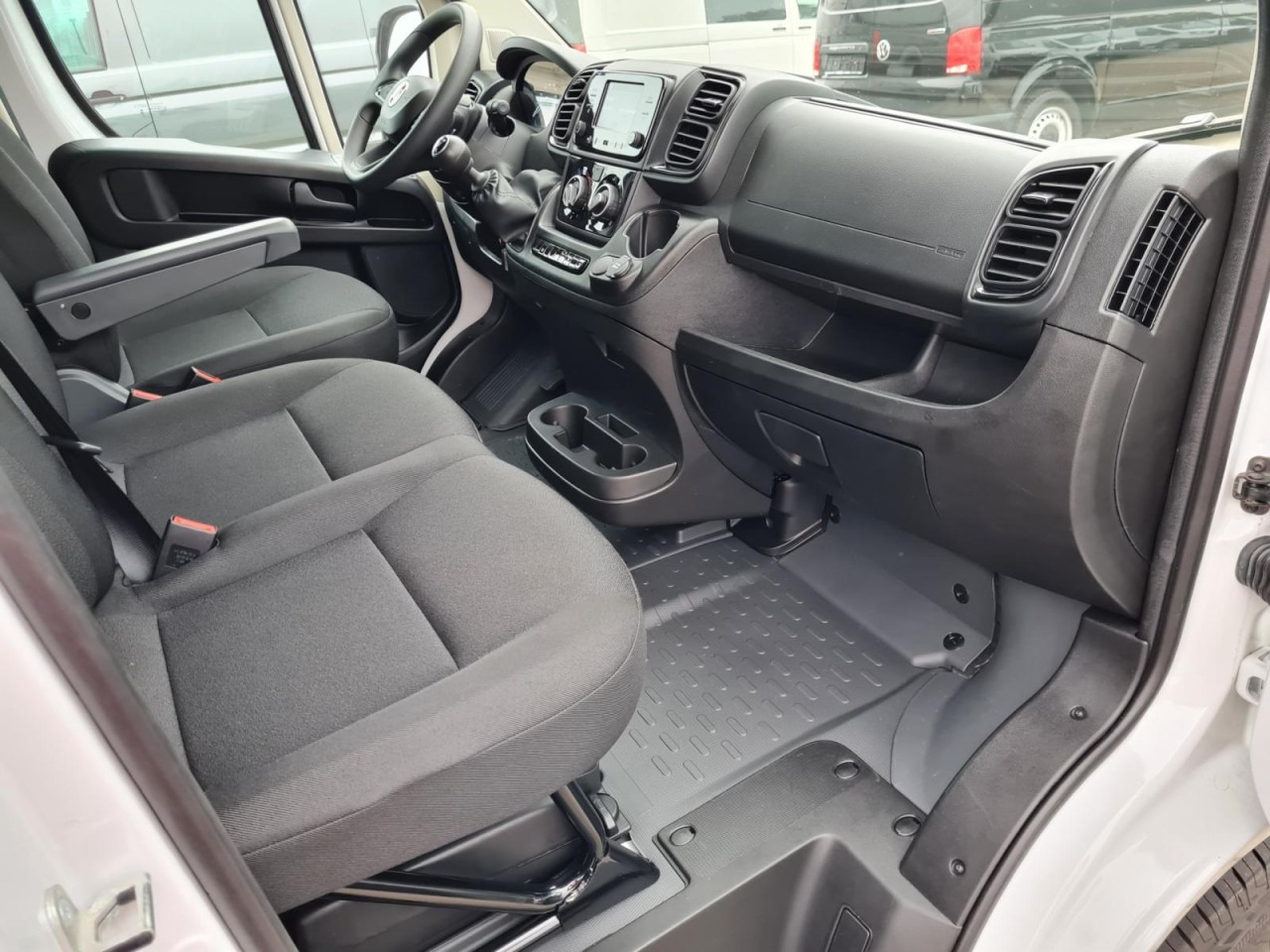 Panel van, Combi van Fiat Ducato 35 Kasten Doka 7-Sitze 2x Schiebetür Maxi L2H2: picture 13 Panel van, Combi van Fiat Ducato 35 Kasten Doka 7-Sitze 2x Schiebetür Maxi L2H2: picture 13