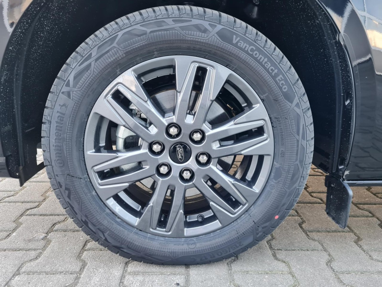 Combi van Ford Tourneo Custom 320 L1 AG Titanium X AHK LED NAVI 2X SCHIEBE: picture 17 Combi van Ford Tourneo Custom 320 L1 AG Titanium X AHK LED NAVI 2X SCHIEBE: picture 17