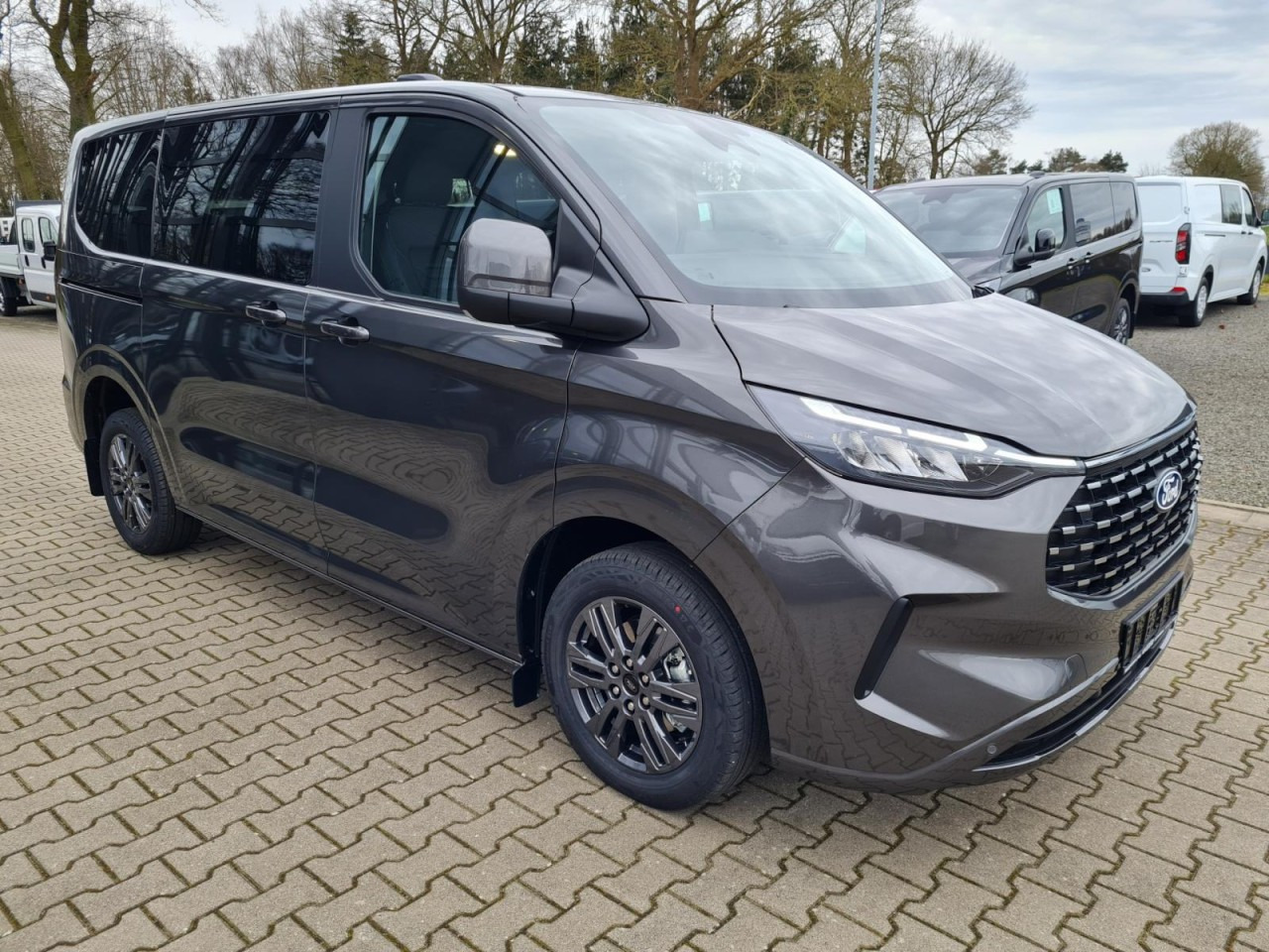 Ford Tourneo Custom 320 L1 AG Titanium X AHK LED NAVI 2X SCHIEBE - Passenger van: picture 3 Ford Tourneo Custom 320 L1 AG Titanium X AHK LED NAVI 2X SCHIEBE - Passenger van: picture 3