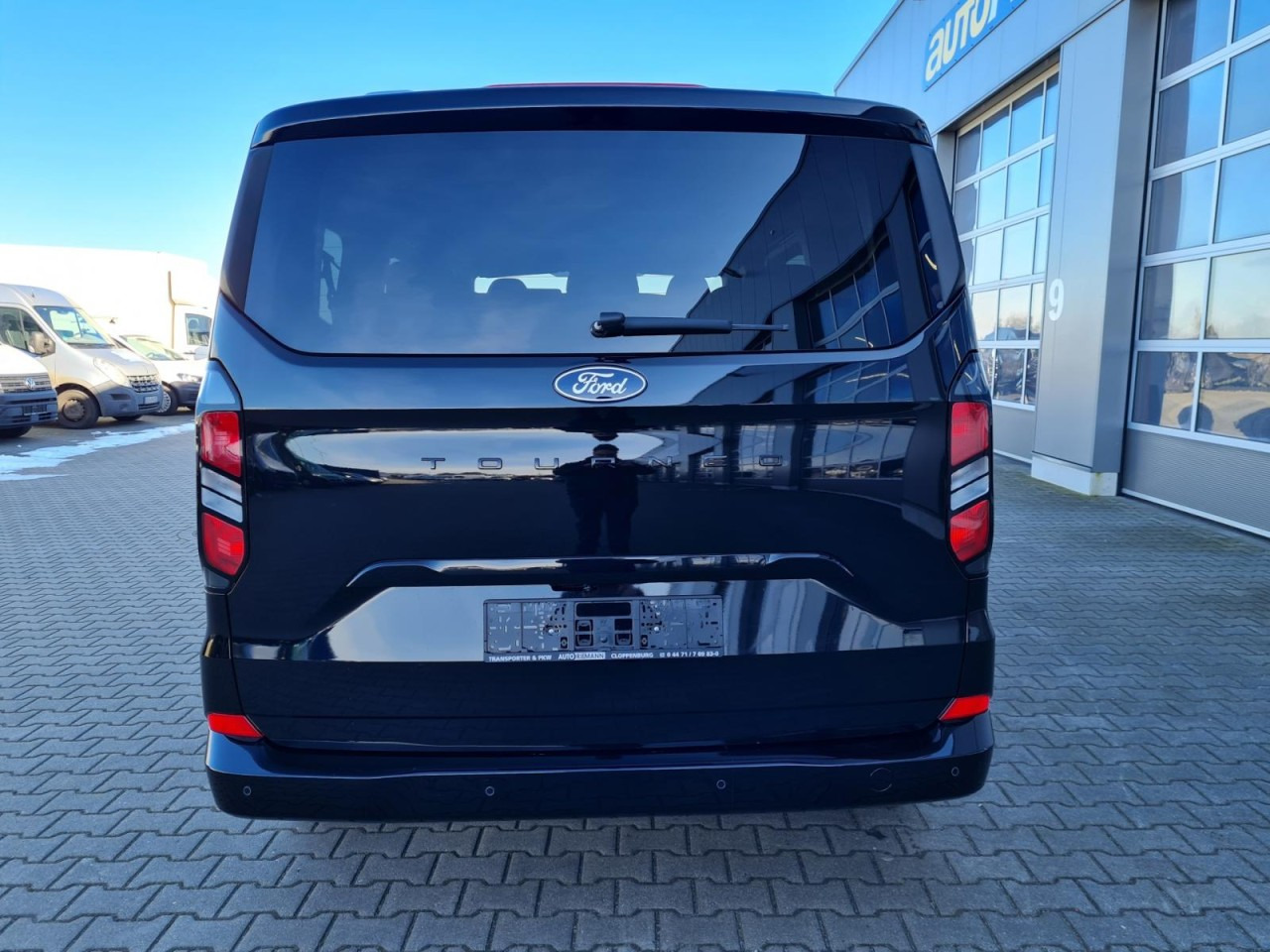 Combi van Ford Tourneo Custom 320 L1 AG Titanium X AHK LED NAVI 2X SCHIEBE: picture 6 Combi van Ford Tourneo Custom 320 L1 AG Titanium X AHK LED NAVI 2X SCHIEBE: picture 6