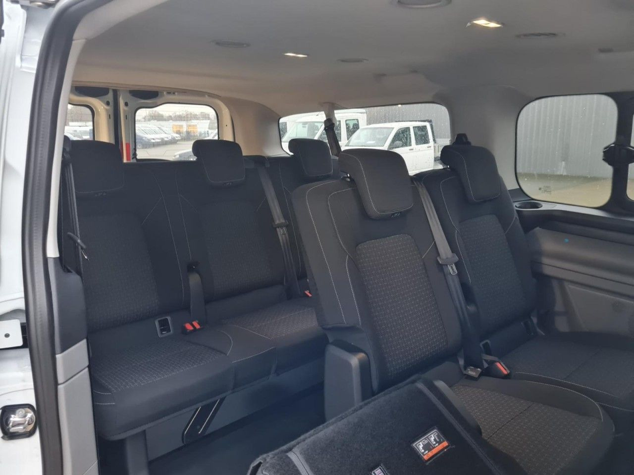Leasing of  Ford Transit Custom Kombi 320 L2 Trend 9 Sitze KAMERA Ford Transit Custom Kombi 320 L2 Trend 9 Sitze KAMERA: picture 14