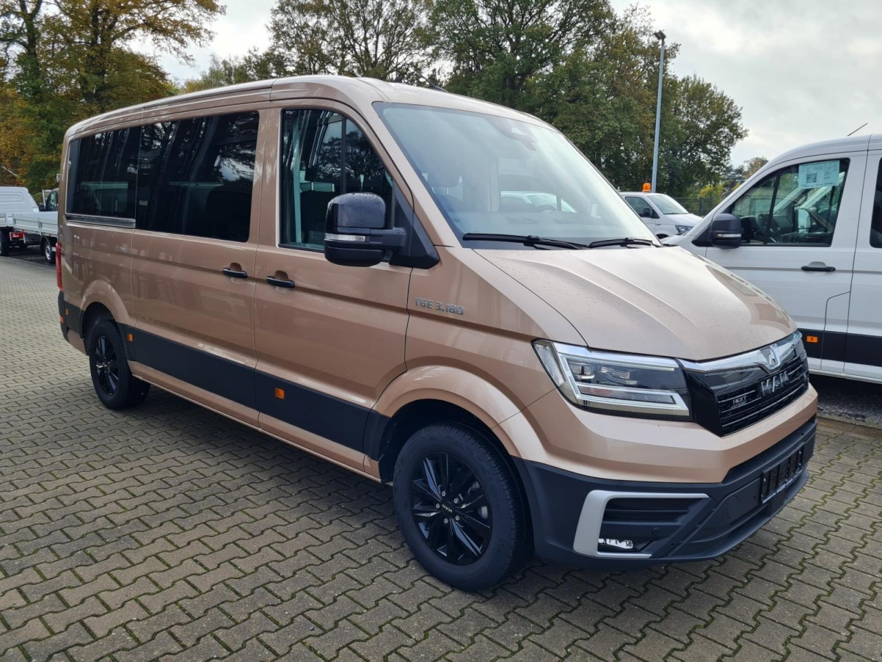 MAN Man TGE 3.180 TDi Kombi 9 Sitze ALU KAMERA LED LEDER Sonderumbau - Minibus, Passenger van: picture 3 MAN Man TGE 3.180 TDi Kombi 9 Sitze ALU KAMERA LED LEDER Sonderumbau - Minibus, Passenger van: picture 3