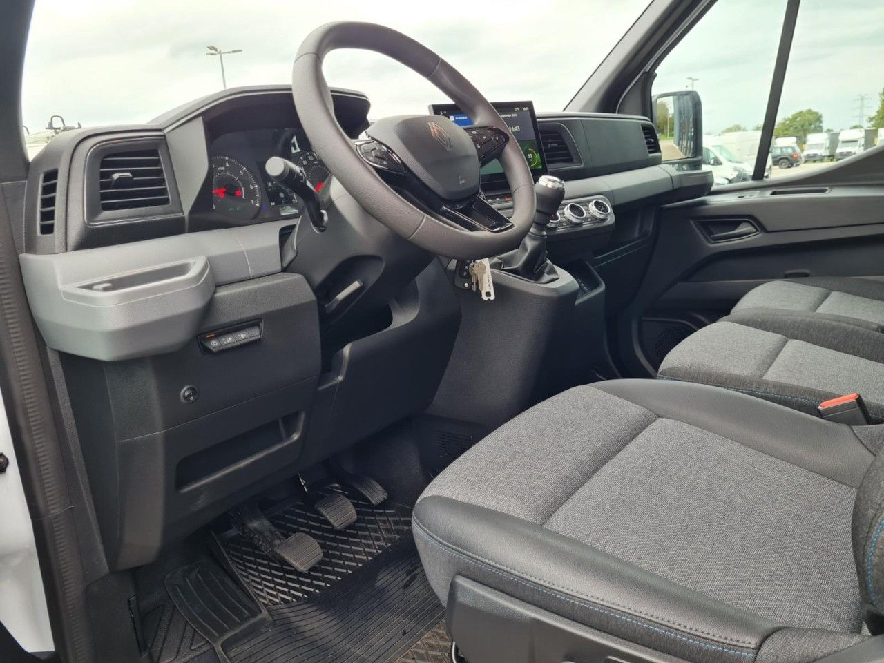 Autotransporter truck Renault Master 3,5t Autotransporter dCi 170 3 Sitzer: picture 9