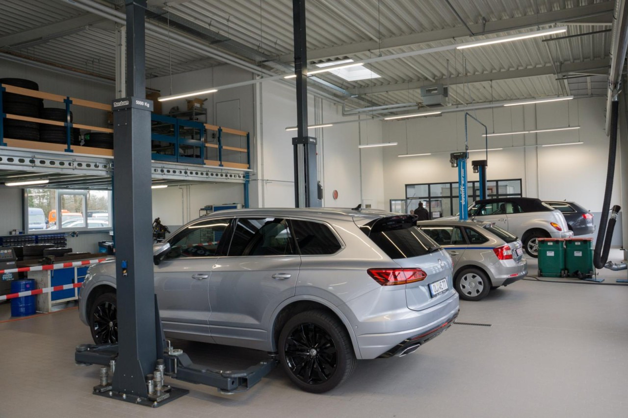 Leasing of  Renault Master 35 Pritsche Schiebe Plane Schlafkab Automatik Renault Master 35 Pritsche Schiebe Plane Schlafkab Automatik: picture 6