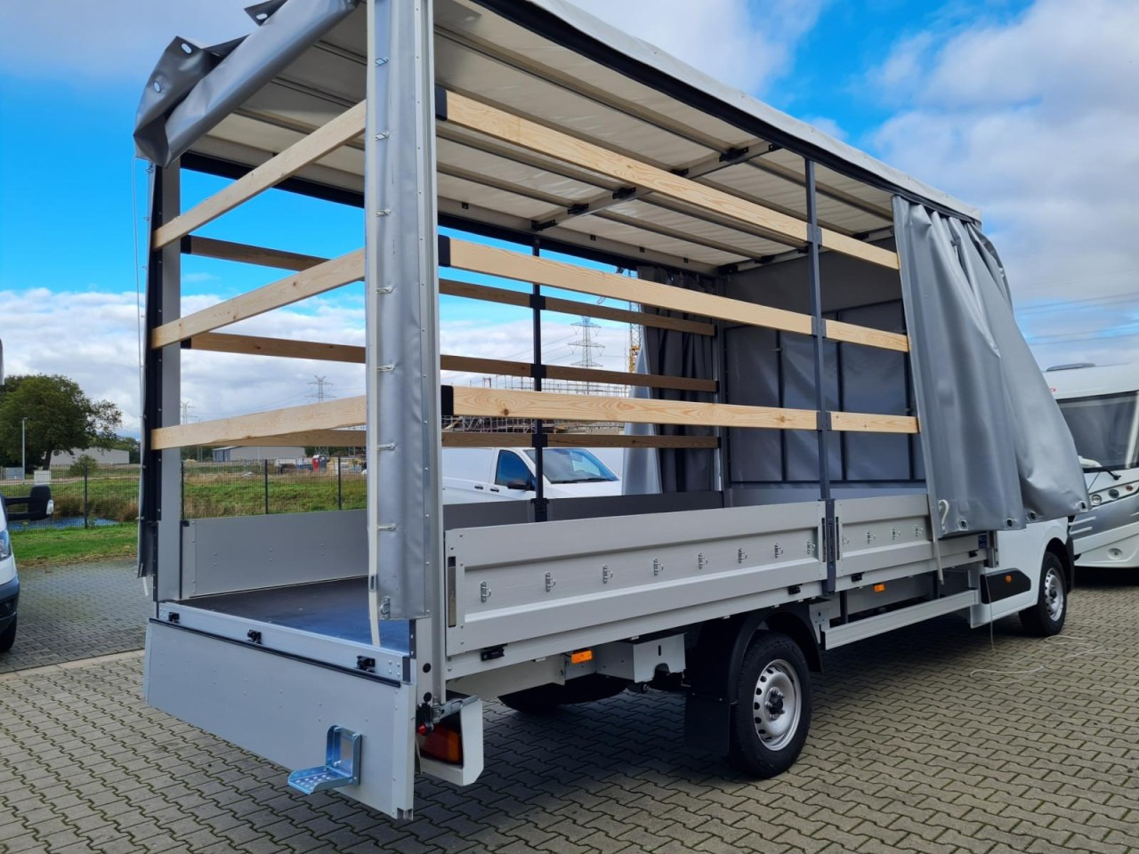 Renault Master Pritsche 2x Schiebe Plane 10 Pal. LUFTFEDERUNG - Curtain side van: picture 5 Renault Master Pritsche 2x Schiebe Plane 10 Pal. LUFTFEDERUNG - Curtain side van: picture 5