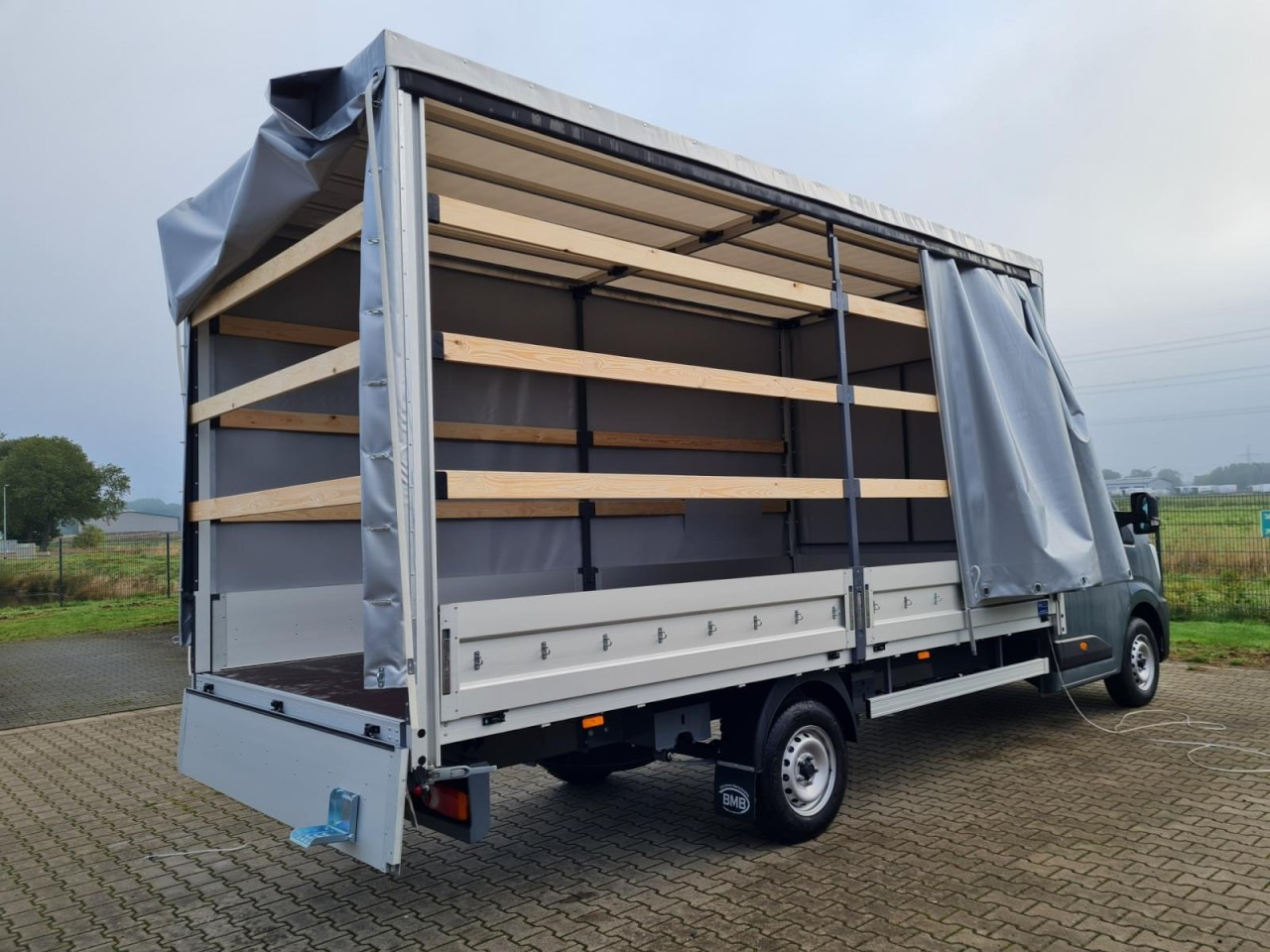 Leasing of  Renault Master Pritsche Schiebe Plane 10 Pal. LUFTFEDERUNG Renault Master Pritsche Schiebe Plane 10 Pal. LUFTFEDERUNG: picture 6