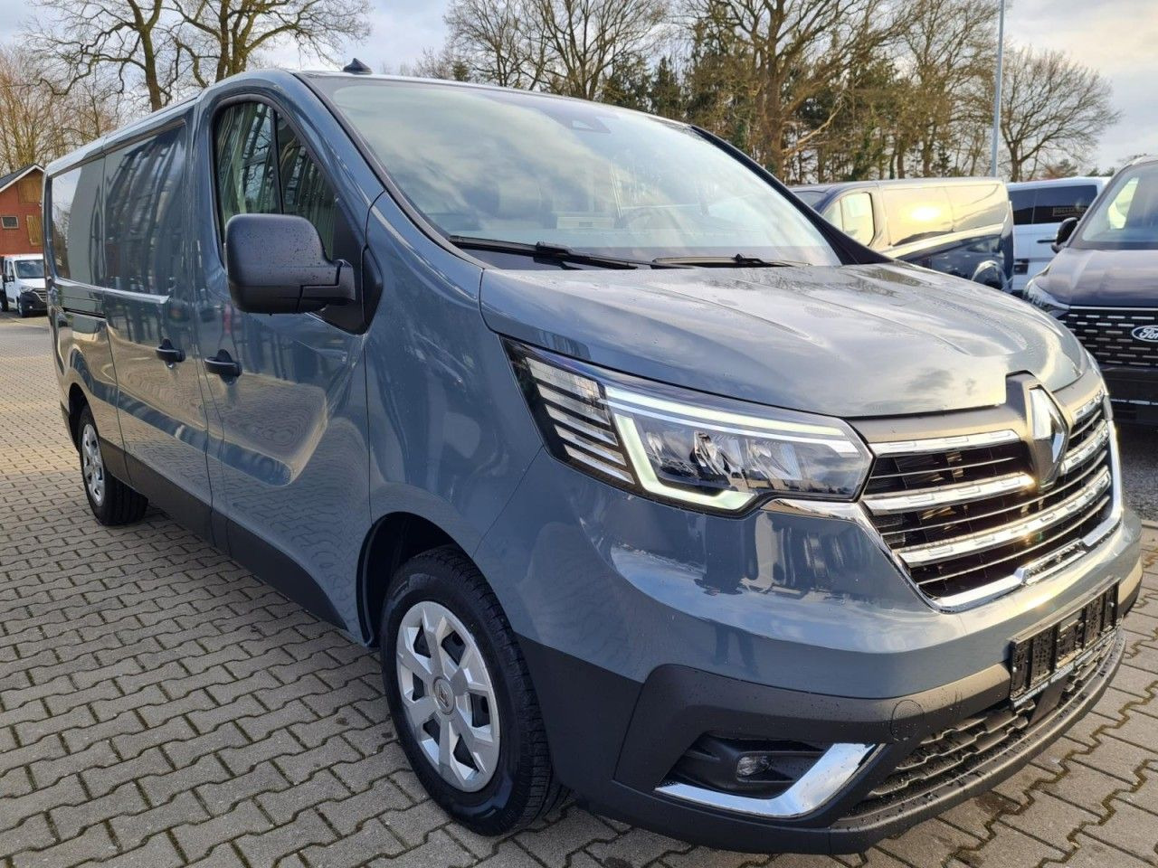 Renault Trafic Kasten 3,0t L2 Advance AHK KLIMA LED PDC - Small van: picture 3 Renault Trafic Kasten 3,0t L2 Advance AHK KLIMA LED PDC - Small van: picture 3