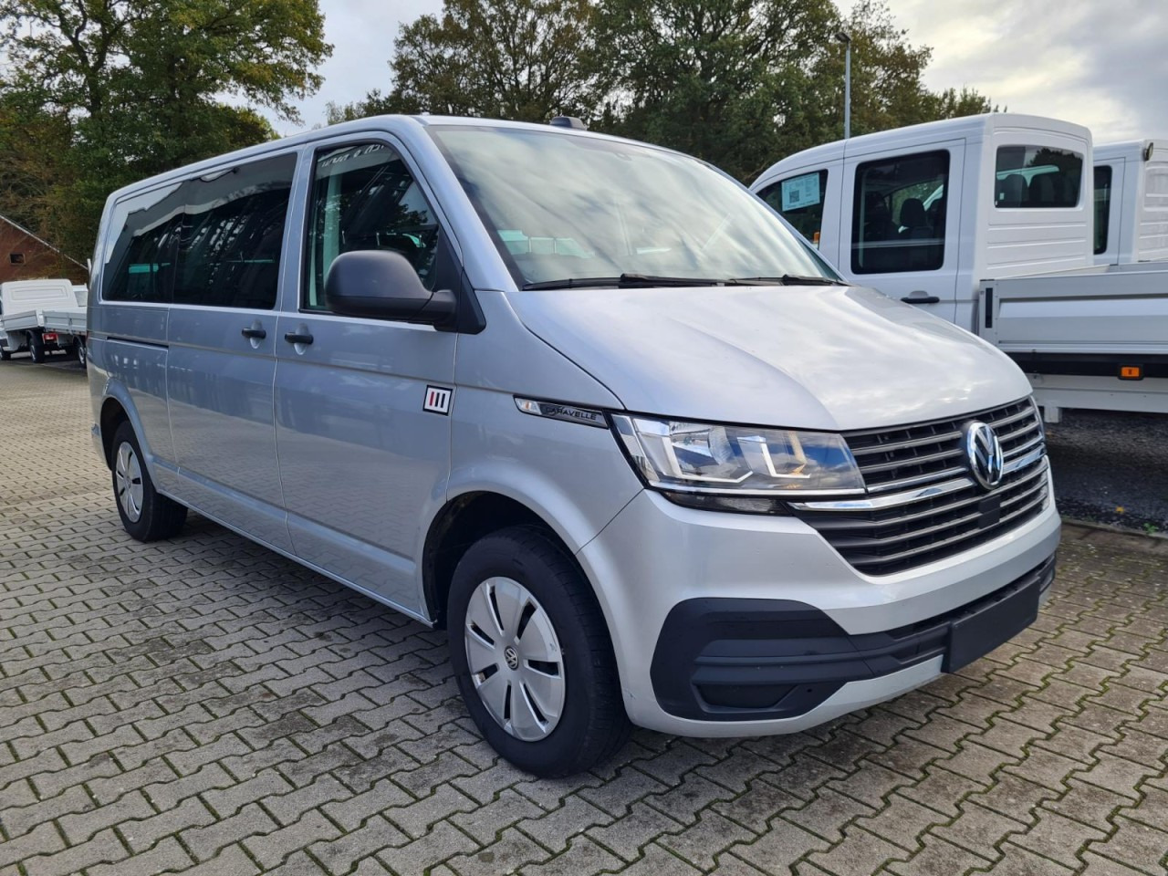 VW Volkswagen T6.1 Caravelle TDI lang 9 Sitzer 2 Schiebetüren Trendl. - Minibus, Passenger van: picture 3 VW Volkswagen T6.1 Caravelle TDI lang 9 Sitzer 2 Schiebetüren Trendl. - Minibus, Passenger van: picture 3