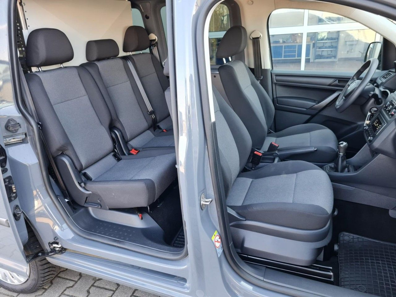 Volkswagen Caddy 4Motion 2.0 TDI Kombi (EURO 6d-TEMP) - Car: picture 4 Volkswagen Caddy 4Motion 2.0 TDI Kombi (EURO 6d-TEMP) - Car: picture 4