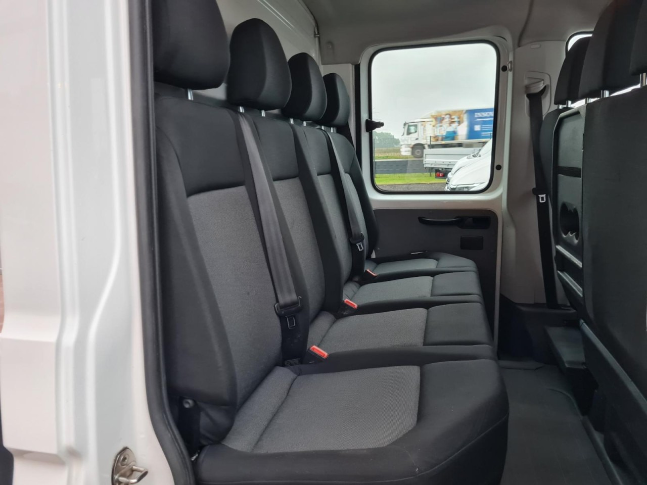 Volkswagen Crafter 35 Doka MR Pritsche AHK Klima 7 Sitzer - Flatbed van, Combi van: picture 4 Volkswagen Crafter 35 Doka MR Pritsche AHK Klima 7 Sitzer - Flatbed van, Combi van: picture 4