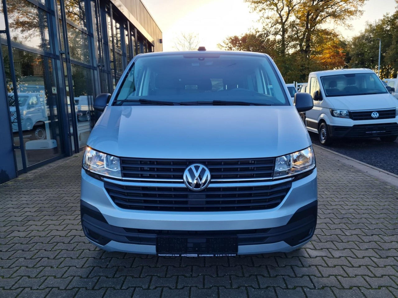 Volkswagen T6.1 Caravelle TDI lang 9 Sitzer 2 Schiebetüren Trendl. - Minibus, Passenger van: picture 2 Volkswagen T6.1 Caravelle TDI lang 9 Sitzer 2 Schiebetüren Trendl. - Minibus, Passenger van: picture 2