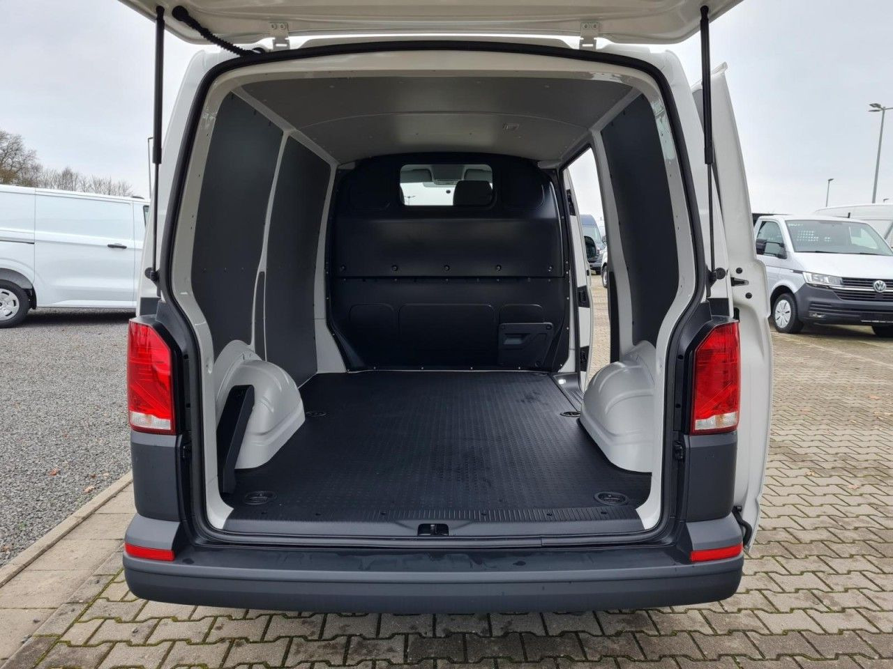 Volkswagen T6.1 Kasten KR Heckklappe KAMERA KLIMA Navi App - Small van: picture 5 Volkswagen T6.1 Kasten KR Heckklappe KAMERA KLIMA Navi App - Small van: picture 5