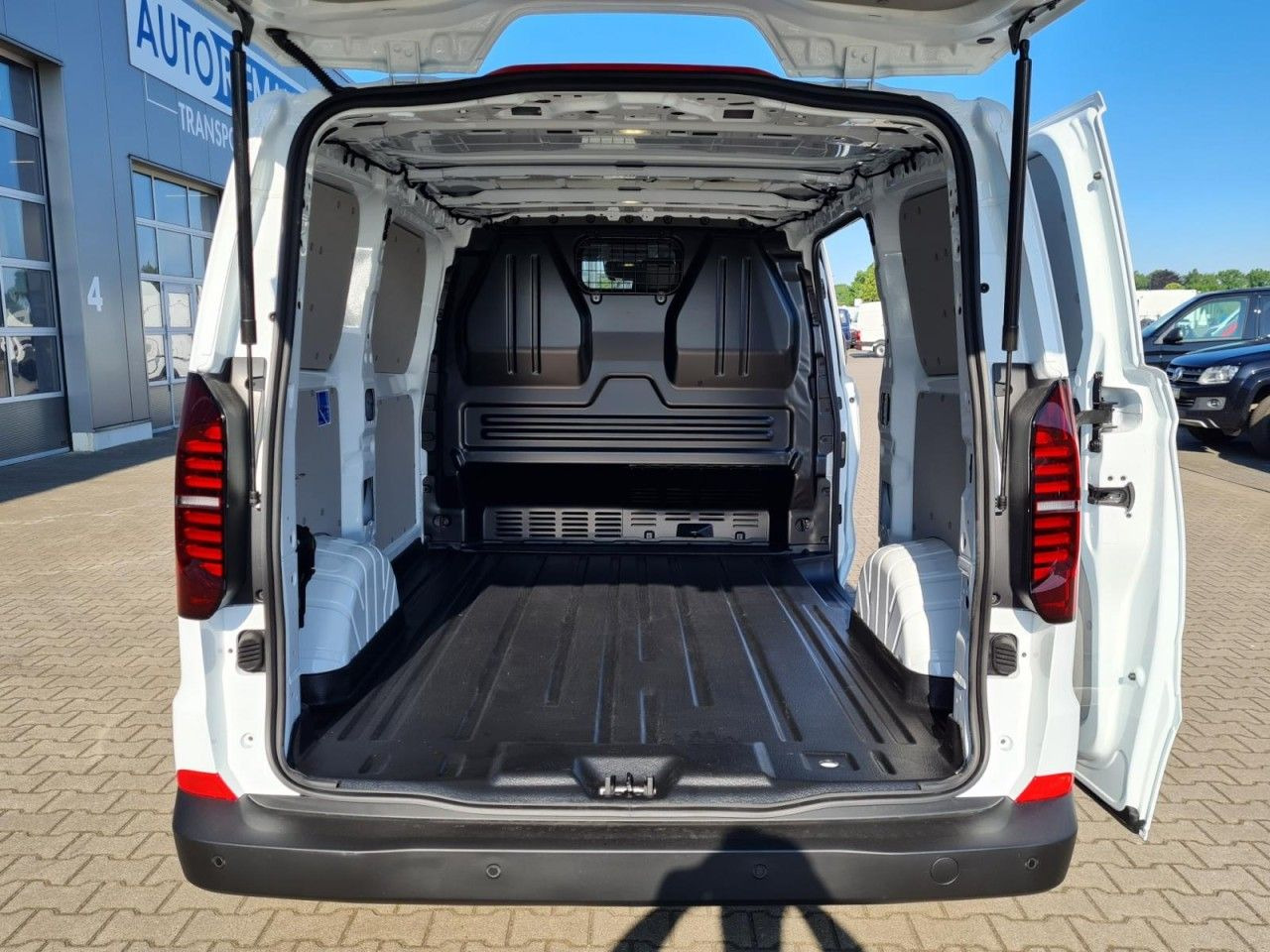 Volkswagen T7 Kasten Tdi KR Heckklappe PDC KLIMA TEMPOMAT - Small van: picture 5 Volkswagen T7 Kasten Tdi KR Heckklappe PDC KLIMA TEMPOMAT - Small van: picture 5