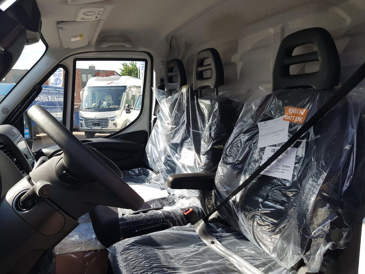 Leasing of  Iveco Daily 35S14A8 V Y mit Rückfahrkamera und Radi... Iveco Daily 35S14A8 V Y mit Rückfahrkamera und Radi...: picture 11
