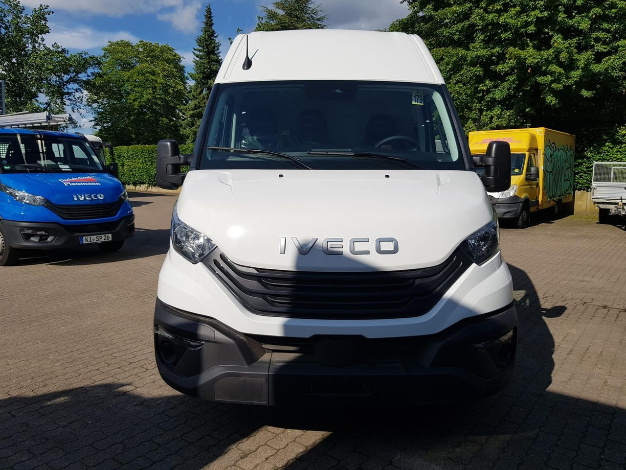 Leasing of  Iveco Daily 35S14A8 V Y mit Rückfahrkamera und Radi... Iveco Daily 35S14A8 V Y mit Rückfahrkamera und Radi...: picture 9