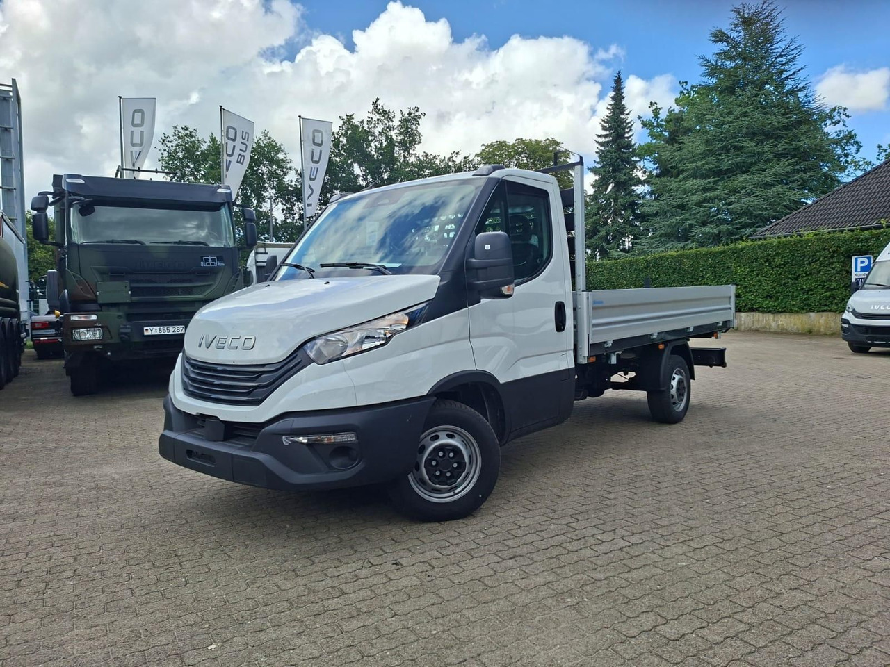 Iveco Daily 35S14A8Y Henschel 3-Seiten Kipper 100 k... - Flatbed van: picture 1 Iveco Daily 35S14A8Y Henschel 3-Seiten Kipper 100 k... - Flatbed van: picture 1