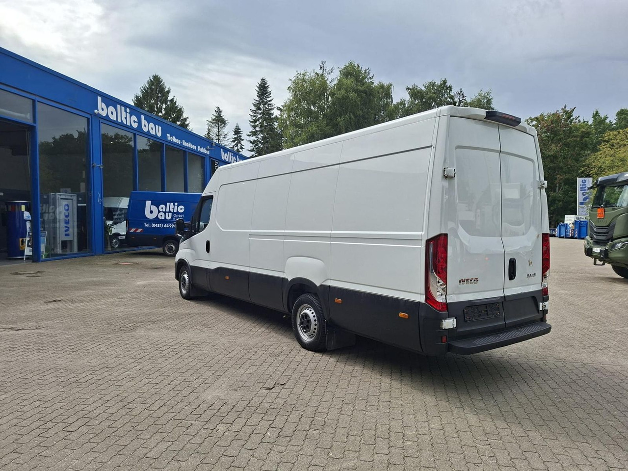 Iveco Daily 35S16V Klima 4100 115 kW (156 PS), Auto... - Panel van: picture 3 Iveco Daily 35S16V Klima 4100 115 kW (156 PS), Auto... - Panel van: picture 3