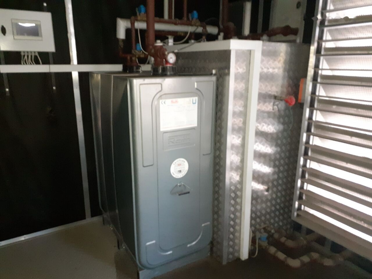 Cummins Cummins Generator Set Stamford 1300 KW 1600 KVA New Factory, Diesel Generator, 2014 Model, 2245 HP, 9000 kg, Low Hours, For Sale in Poland - Generator set: picture 5 Cummins Cummins Generator Set Stamford 1300 KW 1600 KVA New Factory, Diesel Generator, 2014 Model, 2245 HP, 9000 kg, Low Hours, For Sale in Poland - Generator set: picture 5