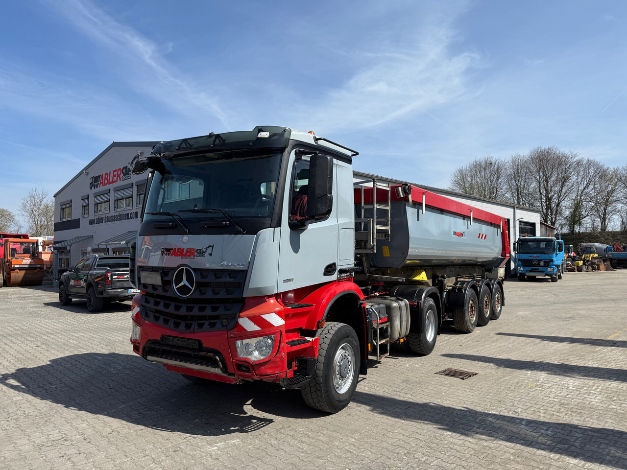 Mercedes-Benz 1851 Arocs ECHTER 4x4 mit Schmitz Kippauflieger - Tipper: picture 2 Mercedes-Benz 1851 Arocs ECHTER 4x4 mit Schmitz Kippauflieger - Tipper: picture 2
