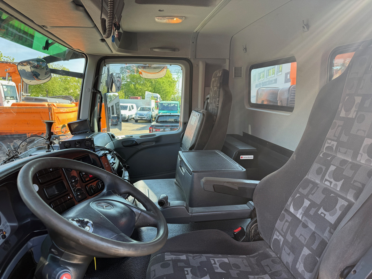 Tipper Mercedes-Benz 4144 Actros MP2 3-S.-Kipper Bordmatic Klima 8x6: picture 19