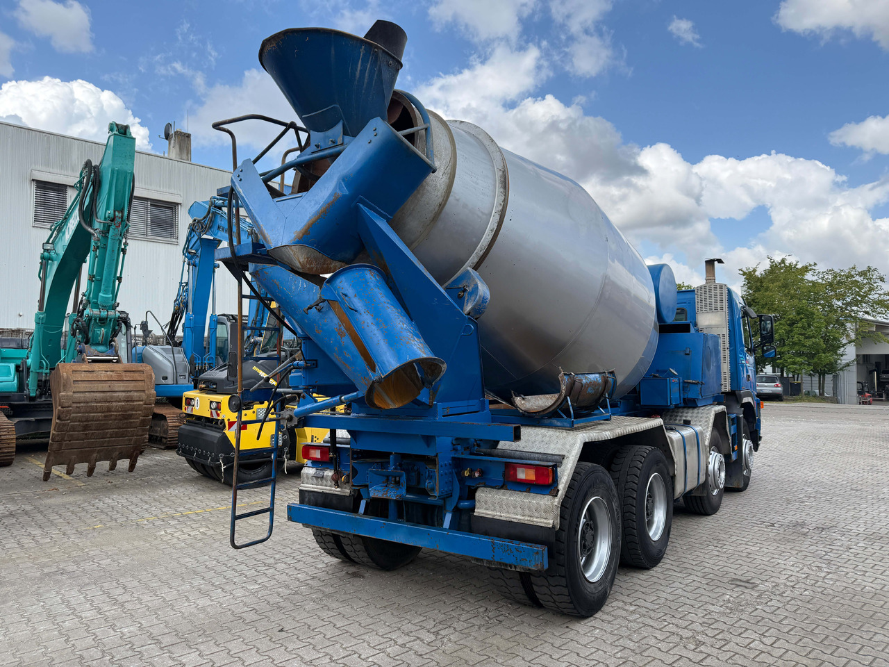 Concrete mixer truck Volvo FM420 Wechselsystem Kipper Betonmischer: picture 6