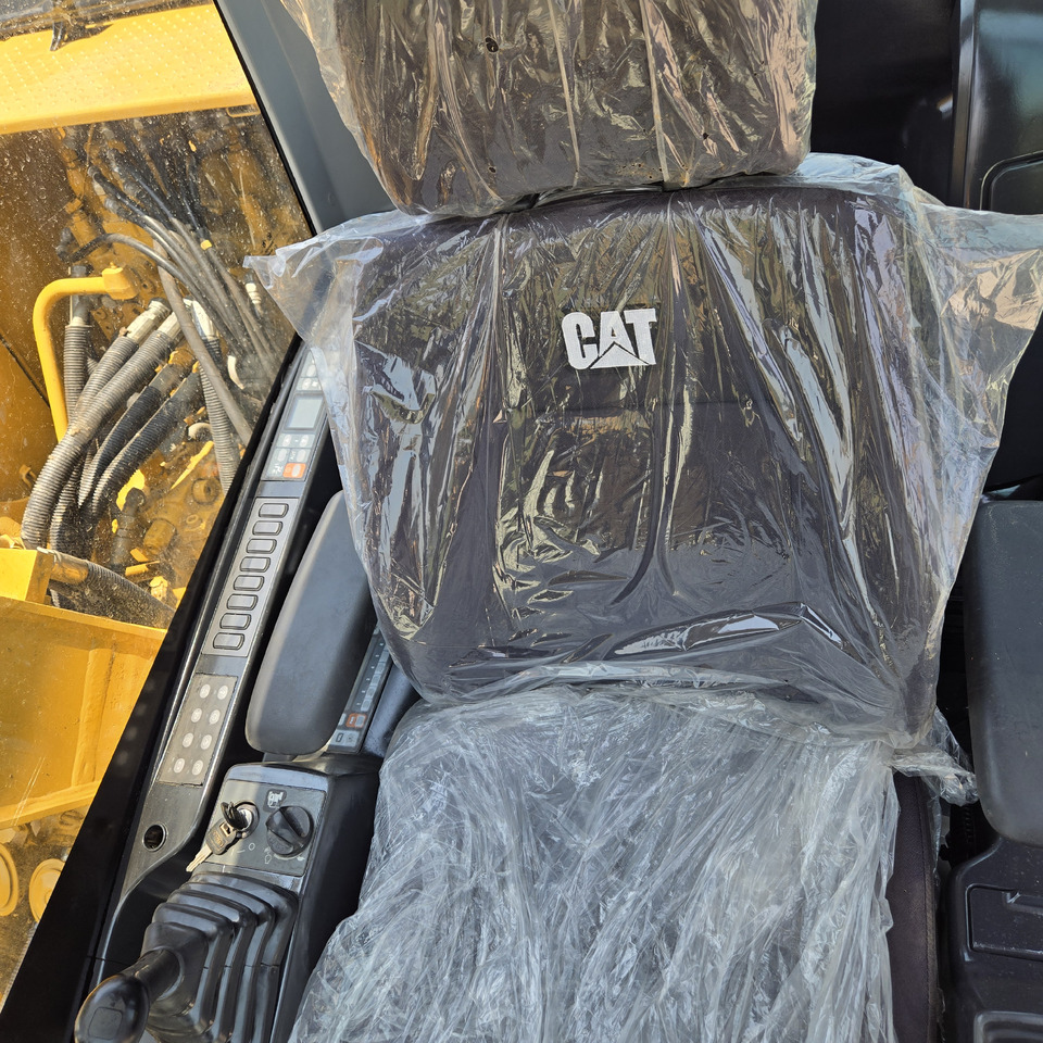 Excavator CATERPILLAR 312D: picture 12