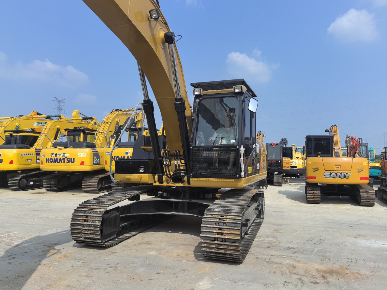 Excavator CATERPILLAR 325D: picture 8