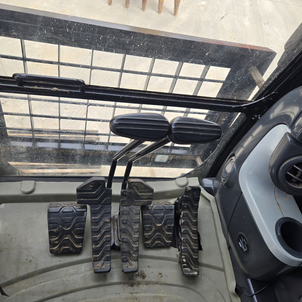 Excavator CATERPILLAR 330D: picture 12 Excavator CATERPILLAR 330D: picture 12