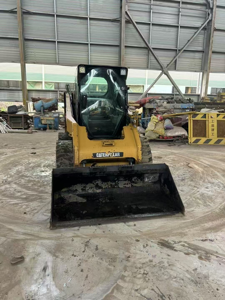 Caterpillar 246C - Skid steer loader: picture 4 Caterpillar 246C - Skid steer loader: picture 4