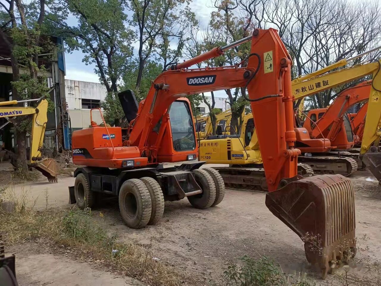 Doosan DH150W - Wheel excavator: picture 3 Doosan DH150W - Wheel excavator: picture 3